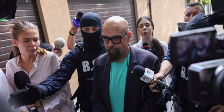 Percheziții DNA acasă la Cristian Popescu Piedone. Ce suspectează procurorii | SURSE