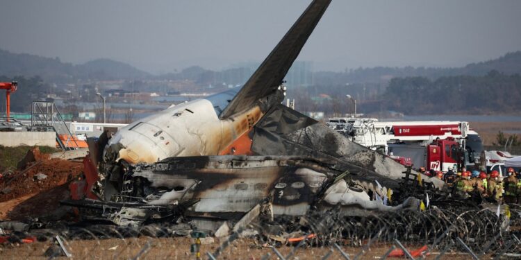 Tragedia aviatică din Coreea de Nord. Piloții au închis motorul greșit, dezvăluie un nou raport