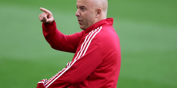 Fostul portar al lui Liverpool îl pune-n gardă pe Arne Slot: „Cu tot respectul, nu a mai trecut prin așa ceva”