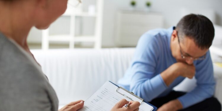 Pare un moft, dar nu e. Cât de importantă este consilierea psihologică în cazul bolnavilor de cancer: „Pacientul trece prin cinci faze”