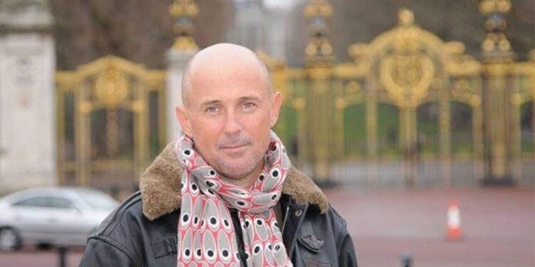 Pentru că instituția e oricum o glumă penibilă, Mugur Mihăiescu va fi numit la șefia SRI