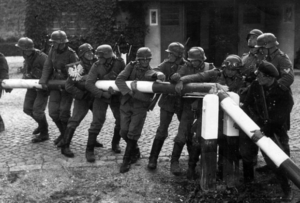 1 septembrie: Germania a invadat Polonia, declanșând Al Doilea Război Mondial