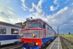 În ce condiții pot merge elevii gratuit cu trenul și cum își pot lua biletele și abonamentele