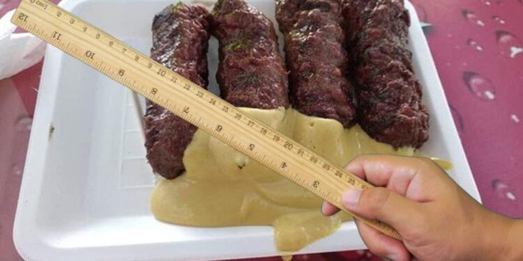 Un conspiraţionist susţine că Terasa Obor a micşorat cartonul ca să pară micii mai mari