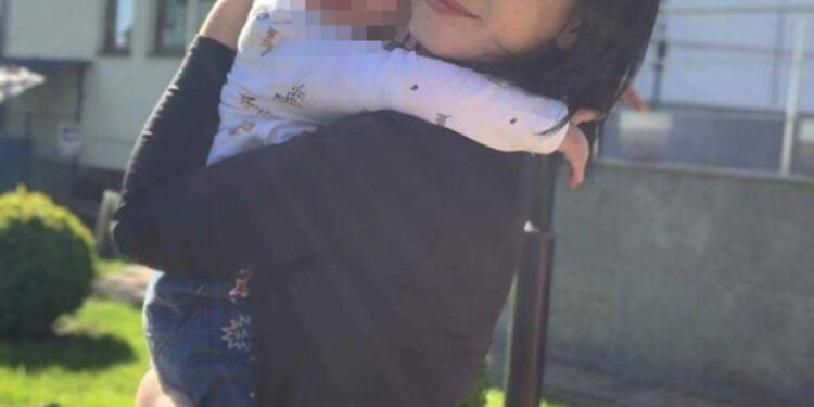 Pedeapsa primită de mama din Botoșani care și-a aruncat de la etaj cei doi copii. Sentința este definitivă