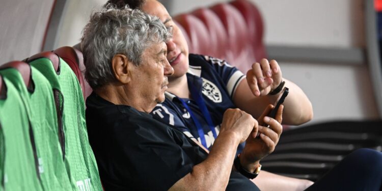 Anunțul făcut de Mircea Lucescu după accidentarea suferită de Louis Munteanu: ”A simțit o durere puternică!”