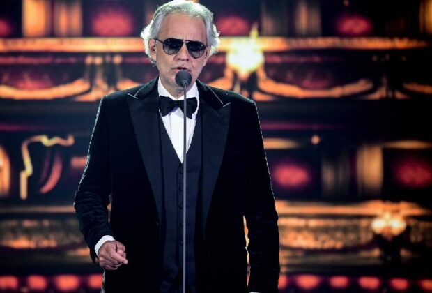 Surse. Andrea Bocelli va cânta în Piața Constituției după ce a fost mințit că e la Viena