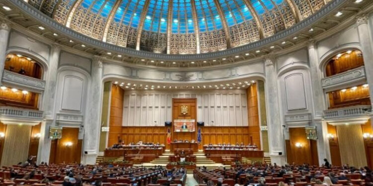 Patru moțiuni de cenzură, la votul Parlamentului/ Au picat toate cele patru moţiuni