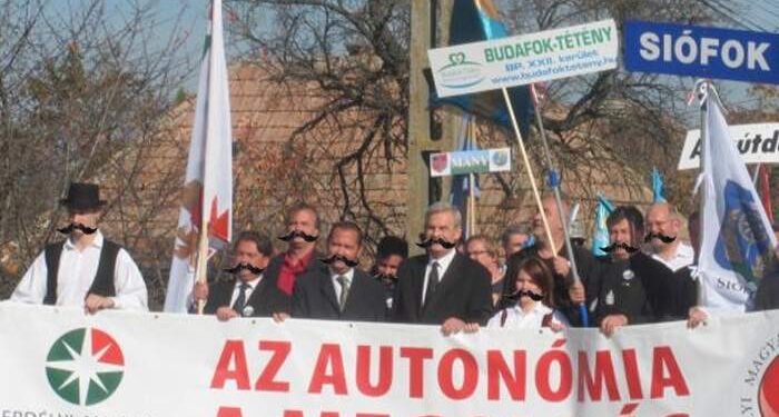 Cât tupeu! Niște migranți din Mongolia și-au făcut steag și cer autonomie!