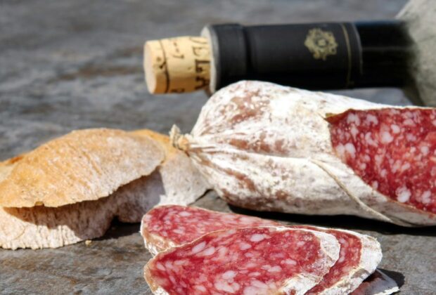 Salamul, o busolă pe harta gastronomiei. Cele mai vechi rețete datează din vremea Mesopotamiei