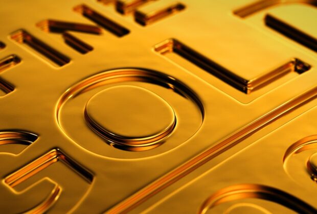 Aurul se scumpește enorm în perioade de recesiune. La ce preț ar putea ajunge la finalul anului