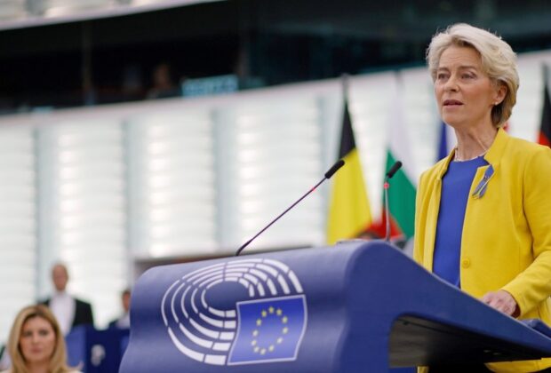 Europa clocotește politic. Comisia Europeană, amenințată cu moțiuni din ambele extreme. AUR a deschis cutia pandorei