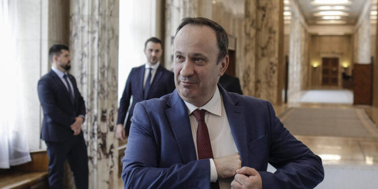 Un alt lider PSD o atacă pe purtătoarea de cuvânt a Guvernului pe tema plafonării prețurilor la alimente: „Doamna Dogioiu să nu mai vorbească în afara fişei postului”