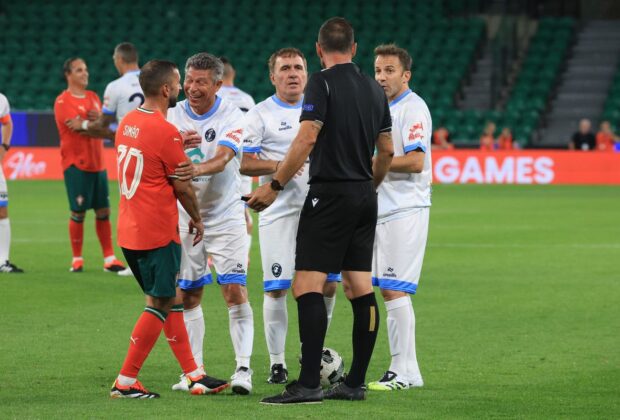 Coloși la tot pasul: Legends Charity Game, spectacol pentru o cauză nobilă! Gică Hagi, un sfert de oră pe teren