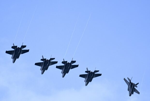 VIDEO „Al doilea atac kinetic” al armatei americane. Trump publică imagini cu bombardamentul, după o mare desfășurare de avioane invizibile F-35