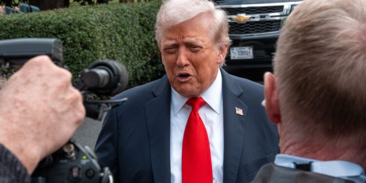 VIDEO Donald Trump, furios pe întrebările unui jurnalist australian: „De unde ești? Faci foare mult rău țării tale în acest moment”