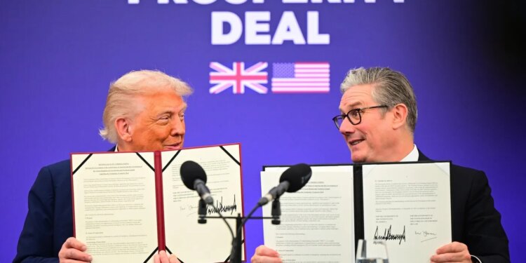 VIDEO Marea Britanie dă o lovitură de proporții: Acord cu Donald Trump pentru investiții istorice din partea SUA