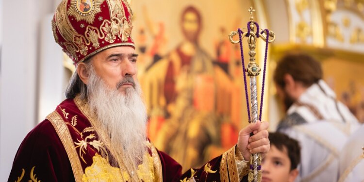 Academicianul Mircea Dumitru, vicepreședinte al Academiei Române, conferențiază la Mănăstirea Văcăreștii Noi, alături de ÎPS Teodosie