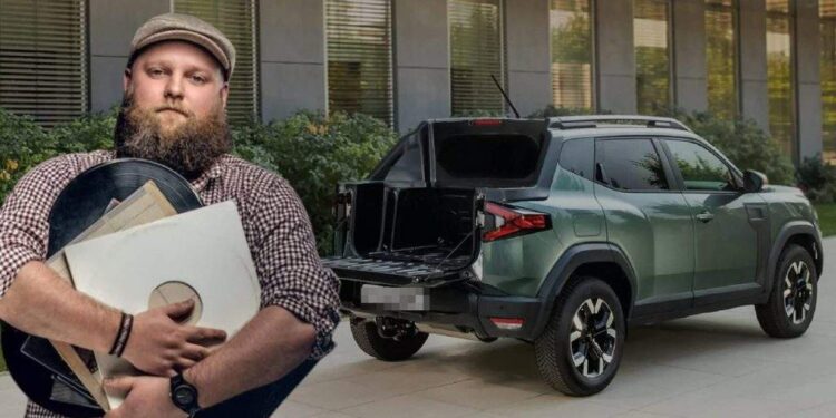 Un hipster şi-a cumpărat noul Duster Pick-Up dar nu găseşte unde se pun discurile