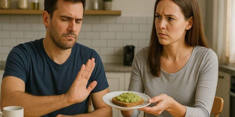 Bărbații obligați de neveste să mănânce avocado refuză să o mai facă, să nu crească deficitul
