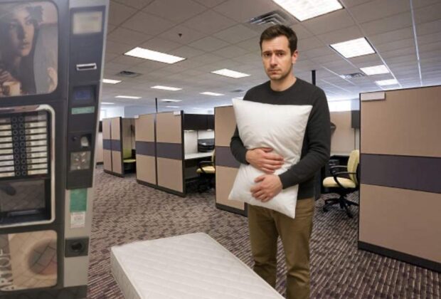 Un corporatist din Cluj locuiește clandestin în automatul de cafea de la firmă