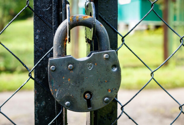 Vești proaste pentru români. Companiile de stat care se vor închide. Sunt o ”gaură neagră” anunță Bolojan