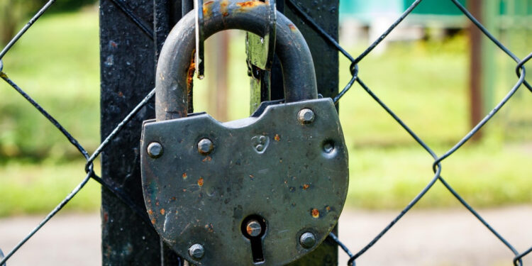 Vești proaste pentru români. Companiile de stat care se vor închide. Sunt o ”gaură neagră” anunță Bolojan