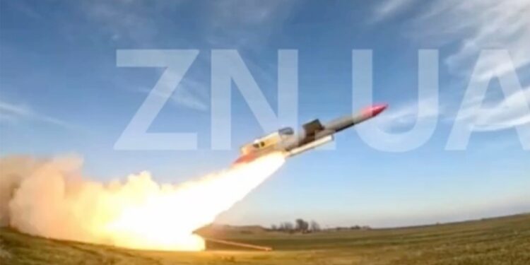 Ucraina începe să transfere producția de arme către o țară din NATO