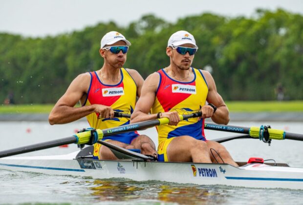 Bărcile României de dublu rame, calificate în finale la Campionatele Mondiale de canotaj, după ce au dominat penultimul act