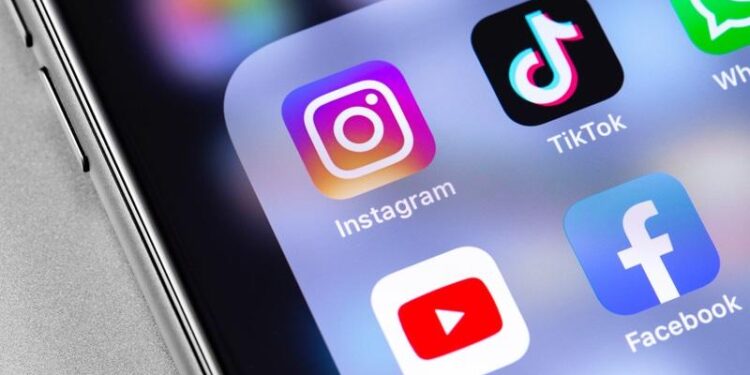 Șefa Comisiei Europene susține apelurile pentru o „vârstă a majoratului digital”. Țările care vor să fie restricționat accesul minorilor la social media