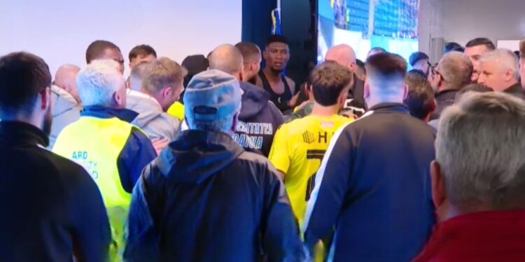 Bătaie pe tunel la Universitatea Craiova – Dinamo! Oltenii nu au putut trece peste faptul că Armstrong a fost ”iertat” de eliminare