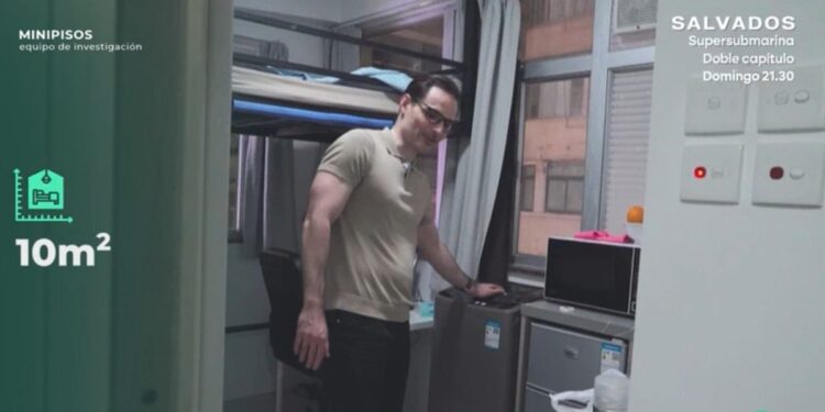 Proiectează vile de 700 mp, dar trăiește într-o cutie de chibrituri: 1.000 de euro pentru 10 mp în Hong Kong