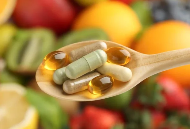 Vitamina banală care elimină un cancer agresiv. Mulți nu o avem în corp