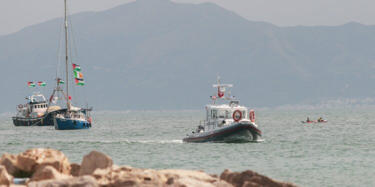 Cei peste 400 de militanţi ai flotilei pentru Gaza au fost reţinuţi de forţele israeliene