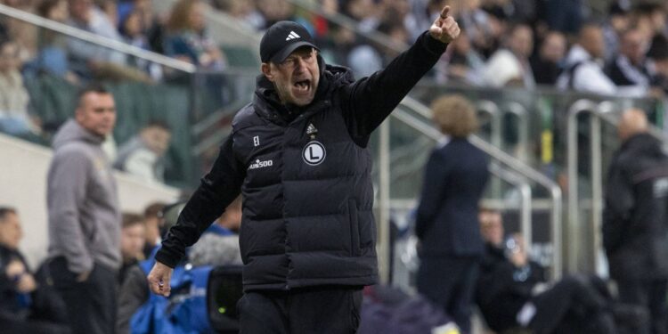 Edward Iordănescu, pus la zid după înfrângerea cu Legia Varșovia în Europa League: „Decizie nebunească”