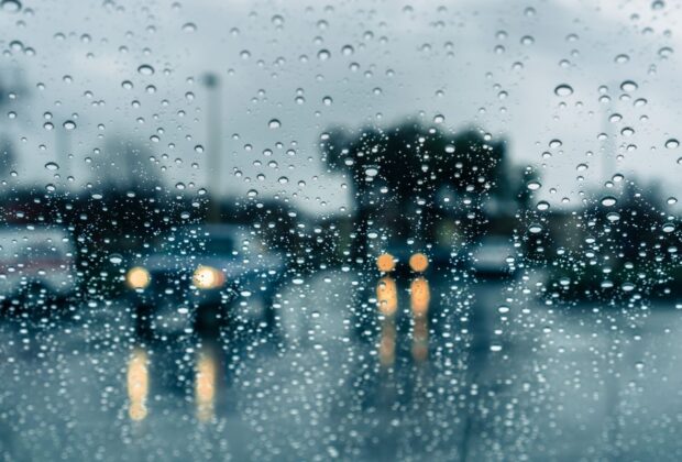 Vremea se mai încălzește după episodul de vreme extremă, dar nu scăpăm de ploi, spun meteorologii