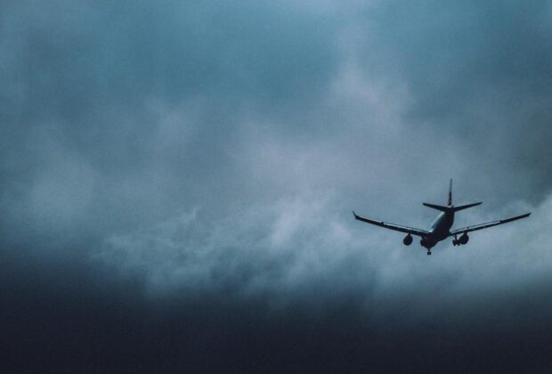 Avioanele de la Salonic și Londra nu au putut ateriza pe Otopeni din cauza furtunii. Unde au fost direcționate