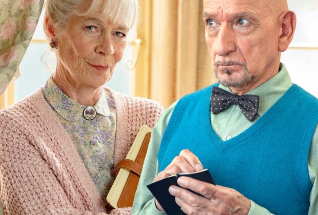 INTERVIU Sir Ben Kingsley și Celia Imrie, despre bătrânețe ca reinventare și legătura cu generațiile viitoare. „Butonatul nu înseamnă dobândirea înțelepciunii“