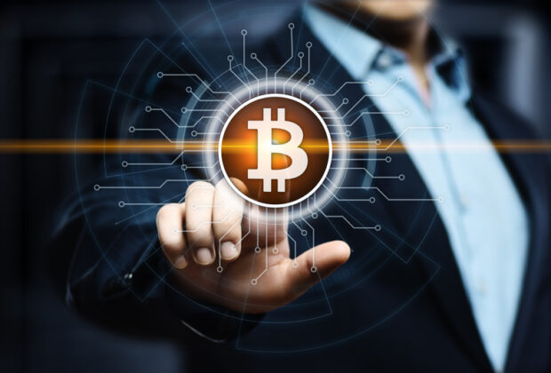 „Un jaf cu criptomonede este povestea epocii noastre: state întregi capturate de indivizi puternici și oameni-pioni în jocuri geopolitice”