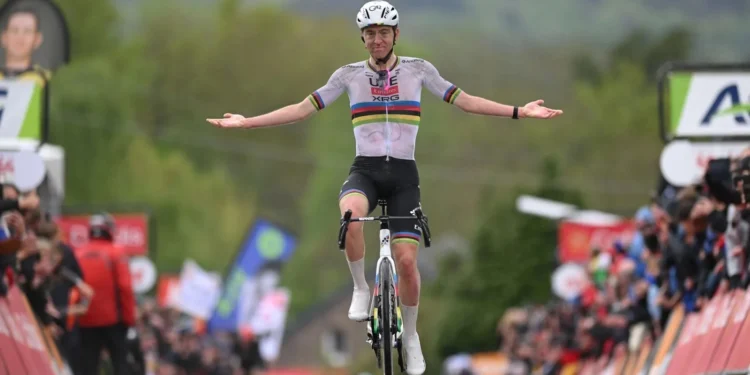 Tadej Pogacar, medaliat cu aur la Campionatele Europene pe şosea