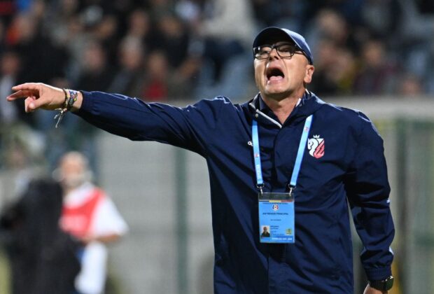 Leo Grozavu sparge petrecerea la Botoșani: ”Nu se dă niciun premiu în etapa a 12-a”