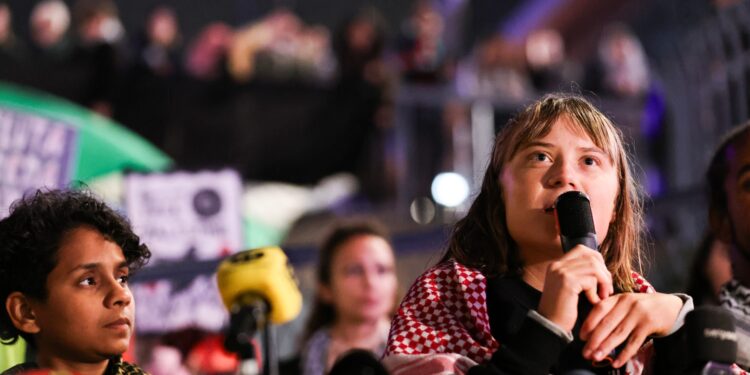 Greta Thunberg susține că a fost „răpită și torturată” de către armata israeliană, după arestarea activiștilor de pe flotila cu ajutor umanitar pentru Gaza