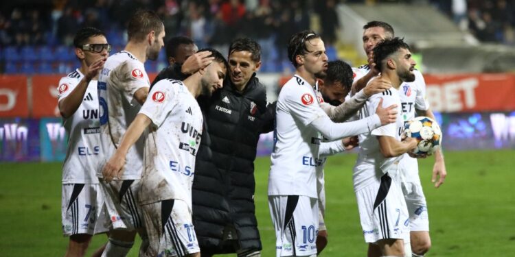 Patronul liderului din Superliga a făcut calculul pentru titlu! Suma de care e nevoie pentru a cuceri trofeul