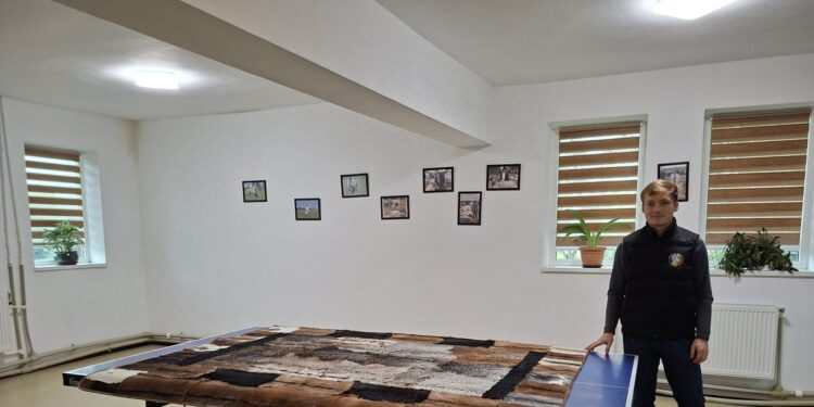 Oierii moldoveni cuceresc moda de lux: bijuterii vestimentare din pielicele unicat, favoritele lui Ceaușescu și prețurile lor impresionante