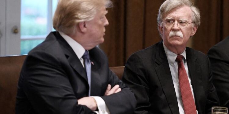 John Bolton, fost consilier al lui Donald Trump, a fost pus sub acuzare. Al treilea adversar politic important care este vizat penal în ultimele săptămâni