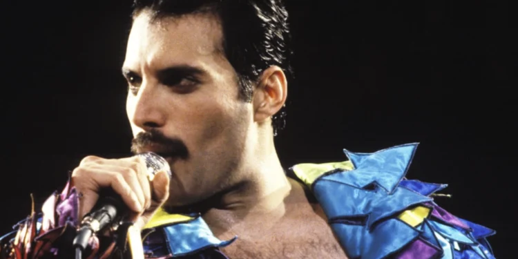 Veste extraordinară pentru fanii lui Freddie Mercury: ce vor avea ocazia să vadă cît de curând