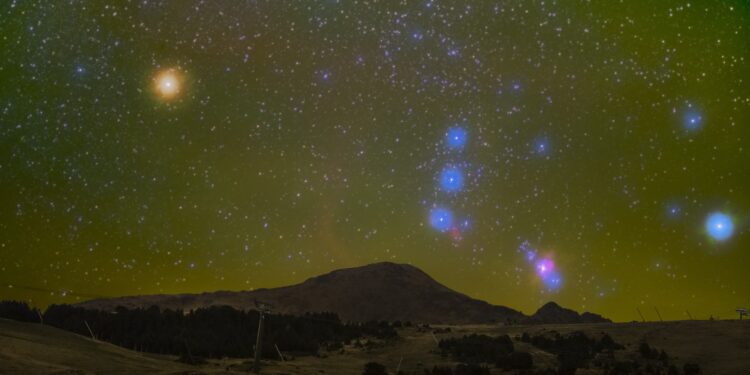Ploaia de meteori orionide: Când este vizibil în România acest fenomen astronomic
