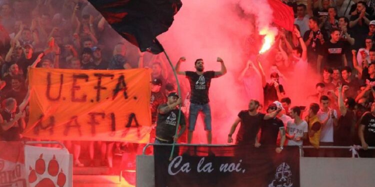 Dinamo, campioana amenzilor pentru incidente » Rapid, FCSB și o surpriză, în topul cluburilor sancționate