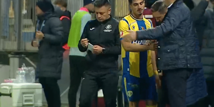 Și-a scos din sărite antrenorul! » Intrat pe parcurs în Petrolul