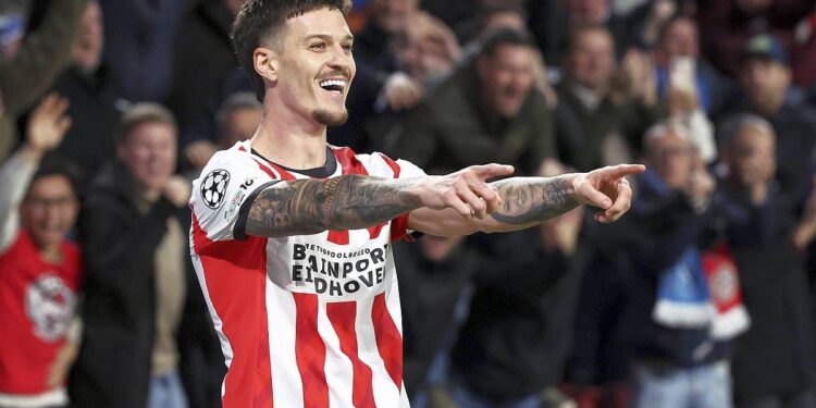 „Dennis Man a strălucit!” » Aplauze în Olanda pentru prestația de gală din PSV